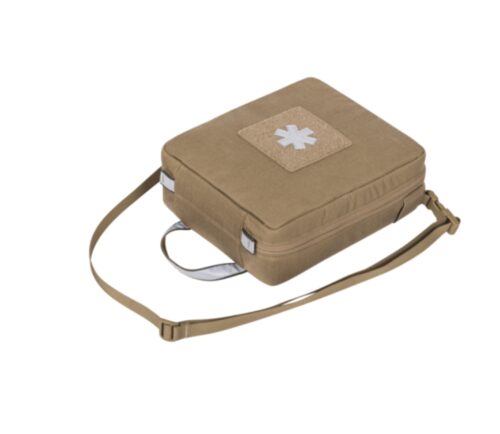 Closed first aid pouch in Adaptive Green Cordura®, designed for vehicle use